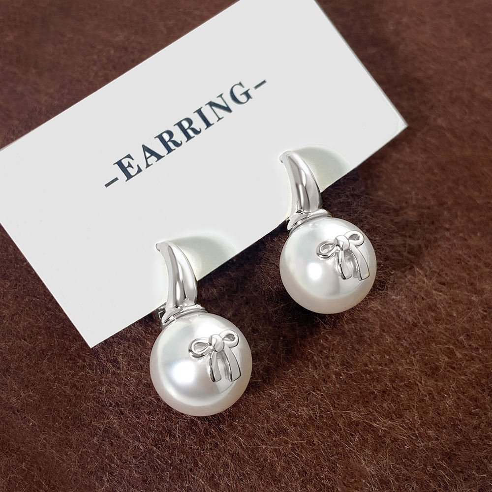 2025 Luxury Earrings 925 Sterling Silver pearl with Bow Silver Plated Fashionable Design Wholesales hoop earring for Gifts